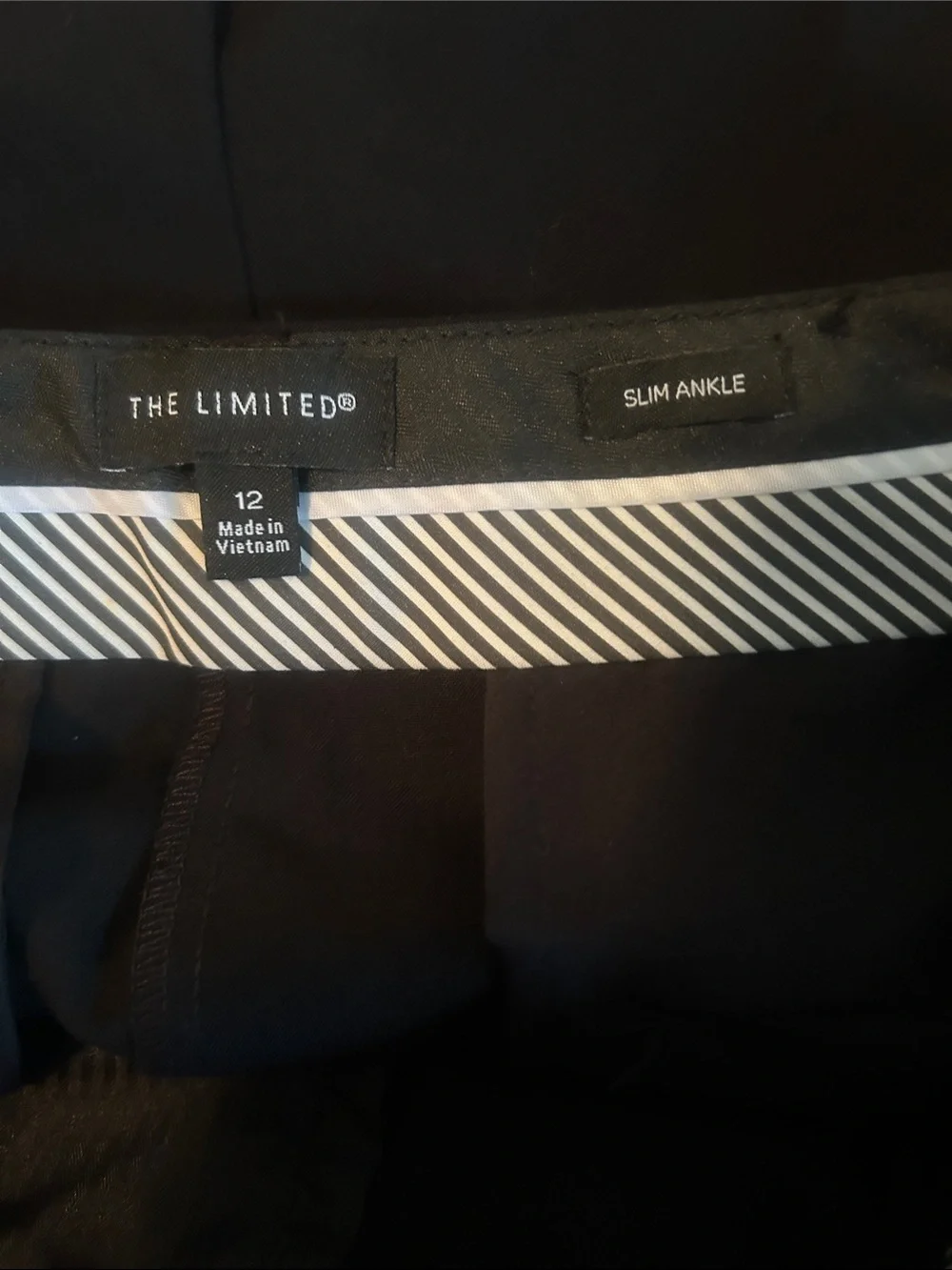 The Limited Black Slim Ankle Pants - Picture 2 of 5